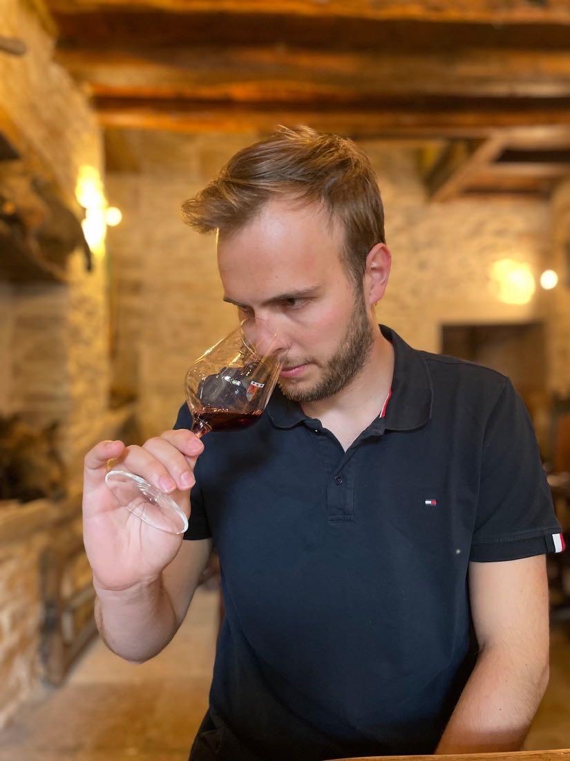 Jérôme, formateur en dégustation de vin, Vinothèque
